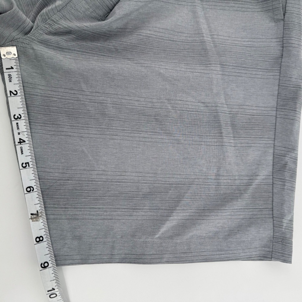 TravisMathew Golf Shorts Mens 38 Grey Striped Performance Stretch Activewear - Picture 6 of 7